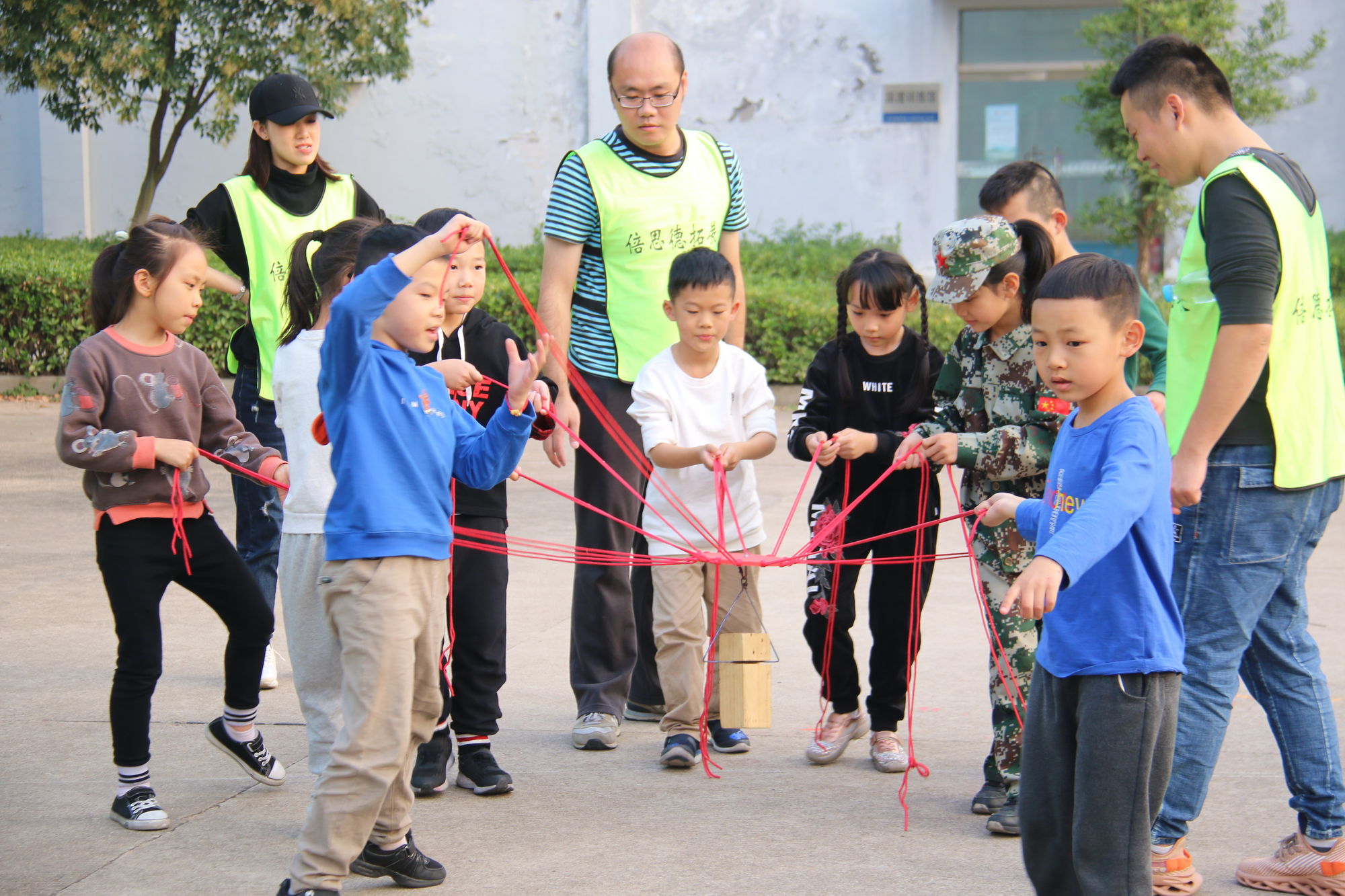 游戏组队大型双人手机怎么玩_双人组队大型游戏手机游戏_两人组队玩的手机单机游戏