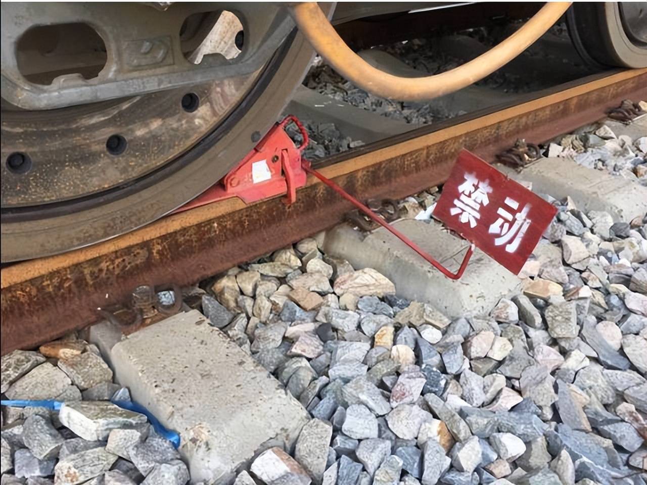 火车玩的手机单机游戏_火车的手机游戏_推荐手机火车游戏