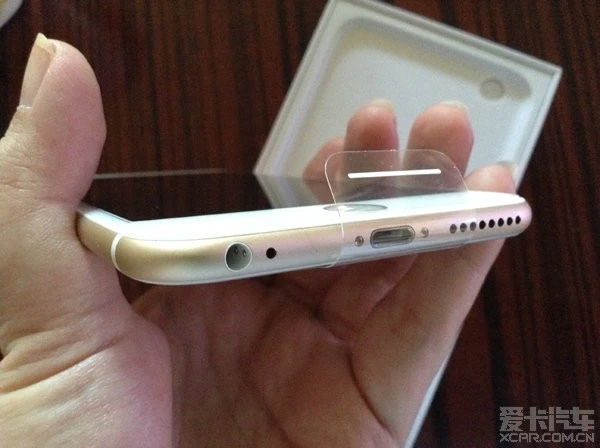 iphone7耳机孔在哪里_iphone7耳机多少钱_iphone7耳机坏了保修吗