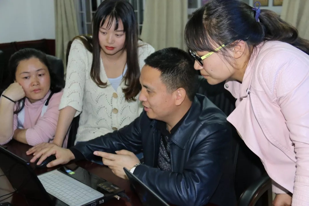 外国日期怎么看日月年_哈尼十月年_2023年7月17日