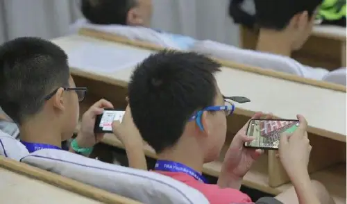 小孩玩手机游戏有什么好处_小孩用手机玩游戏玩的好吗_玩小孩手机好游戏用什么软件