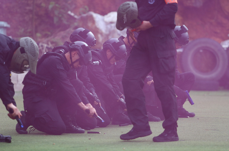 特警公安游戏下载手机版_我想看公安特警_特警公安模拟器手机版下载
