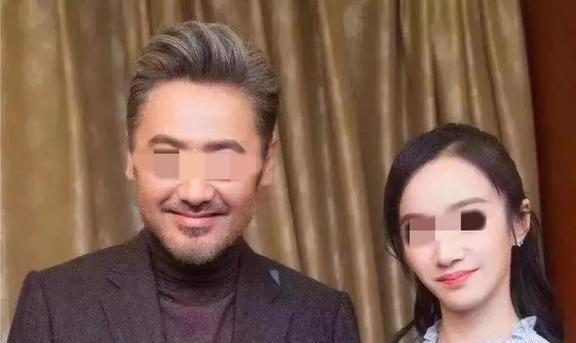 玩小游戏的视频_小朋友乱玩手机游戏视频_打视频玩的游戏