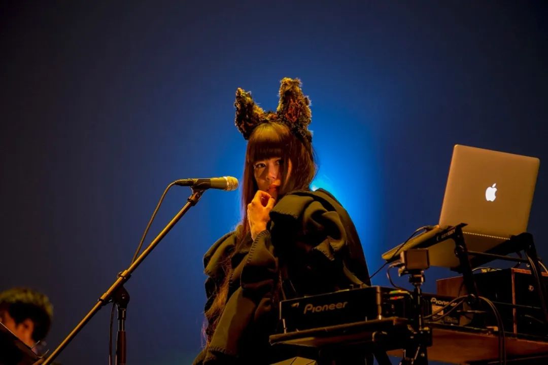 乙坂有宇结婚_乙坂有宇衣服_乙坂有宇