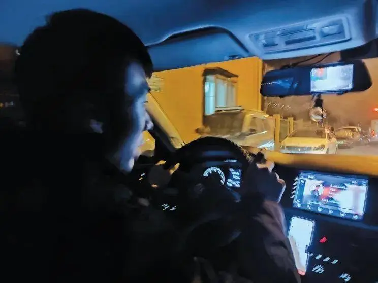 真实模拟出租车游戏_开出租车的手机游戏_手机真实开出租车游戏视频