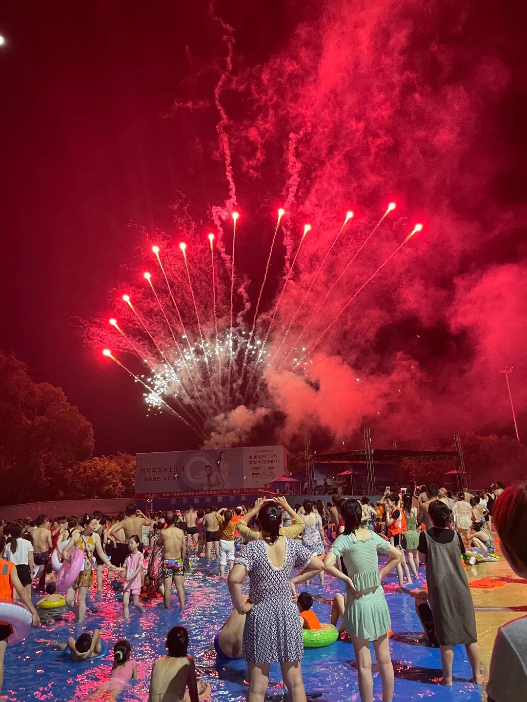 烟花狂欢2021_烟花狂欢手机游戏怎么玩_烟花狂欢手机游戏