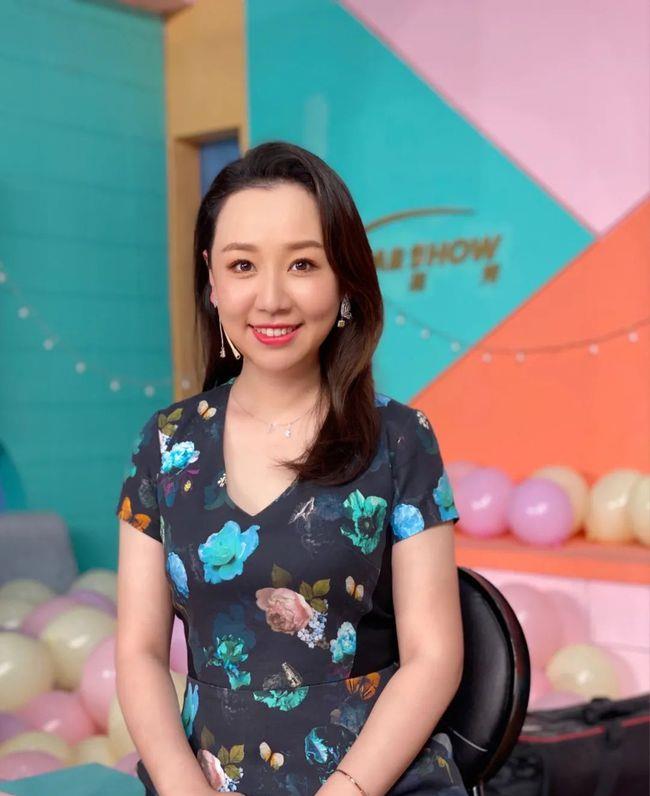恋爱中的她的笨拙舞台_恋爱舞台讲的啥_恋爱舞台stage