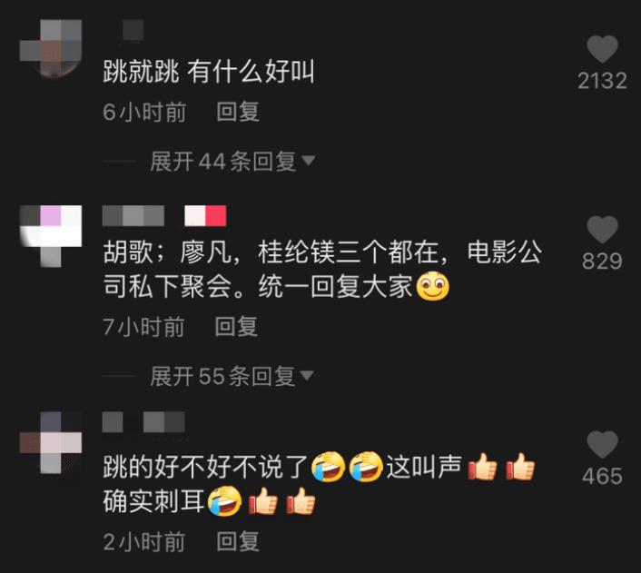 俩人玩手机游戏叫什么_一手机俩人玩的游戏_两人玩手机小游戏