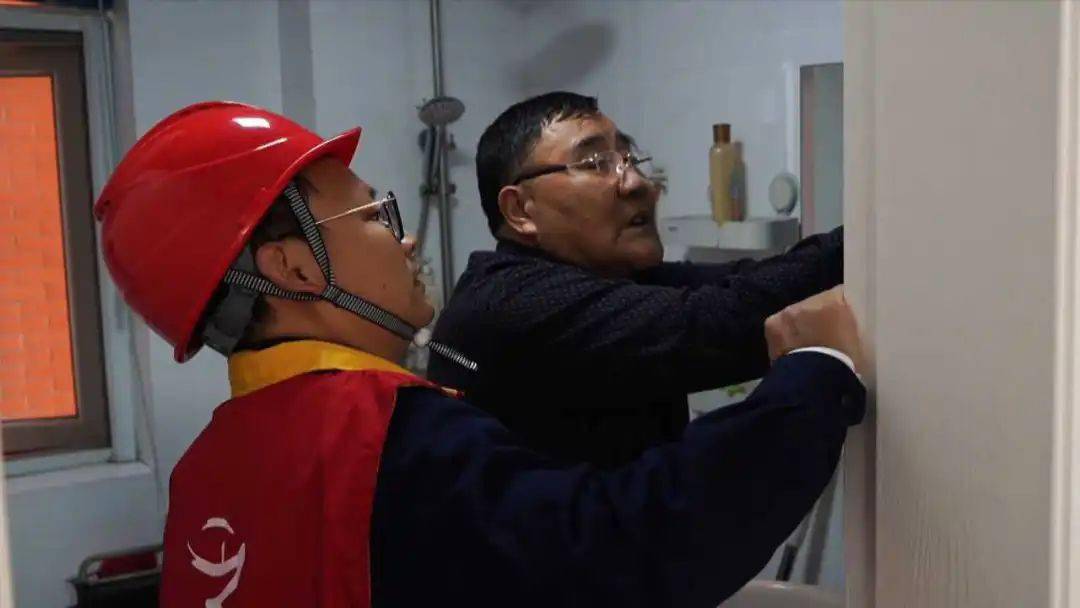 助人为乐手机游戏教案_助人为乐教案设计意图_助人为乐主题教案幼儿园中班