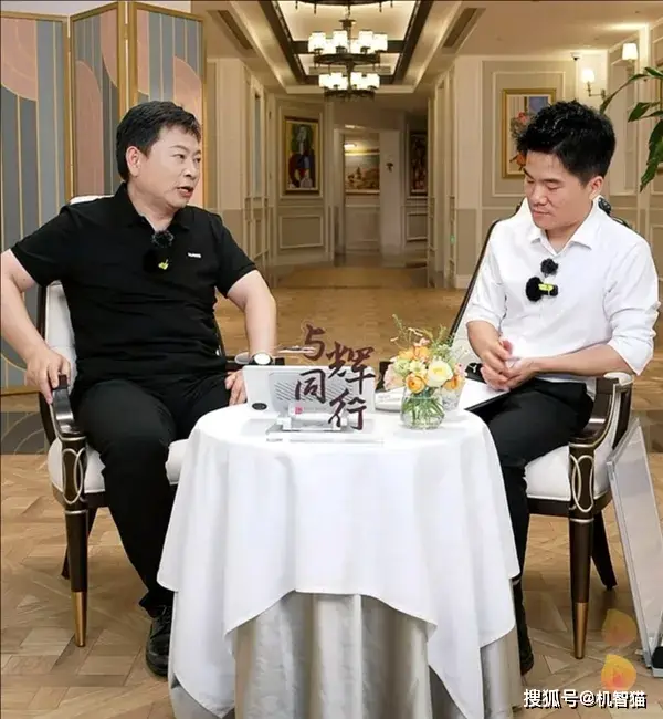 专业打游戏折叠手机平板_平板折叠打专业手机游戏能玩吗_平板折叠打专业手机游戏会卡吗
