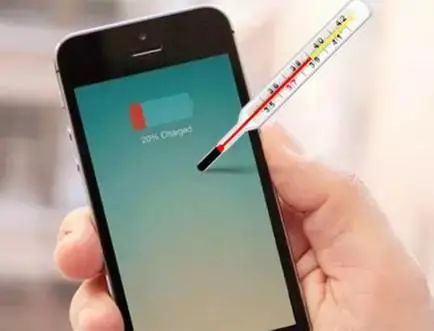 游戏 手机烫手-游戏迷必看!手机玩游戏烫手问题如何解决?(图3) 游戏 手机烫手_手机发烫的游戏_手机发热的游戏