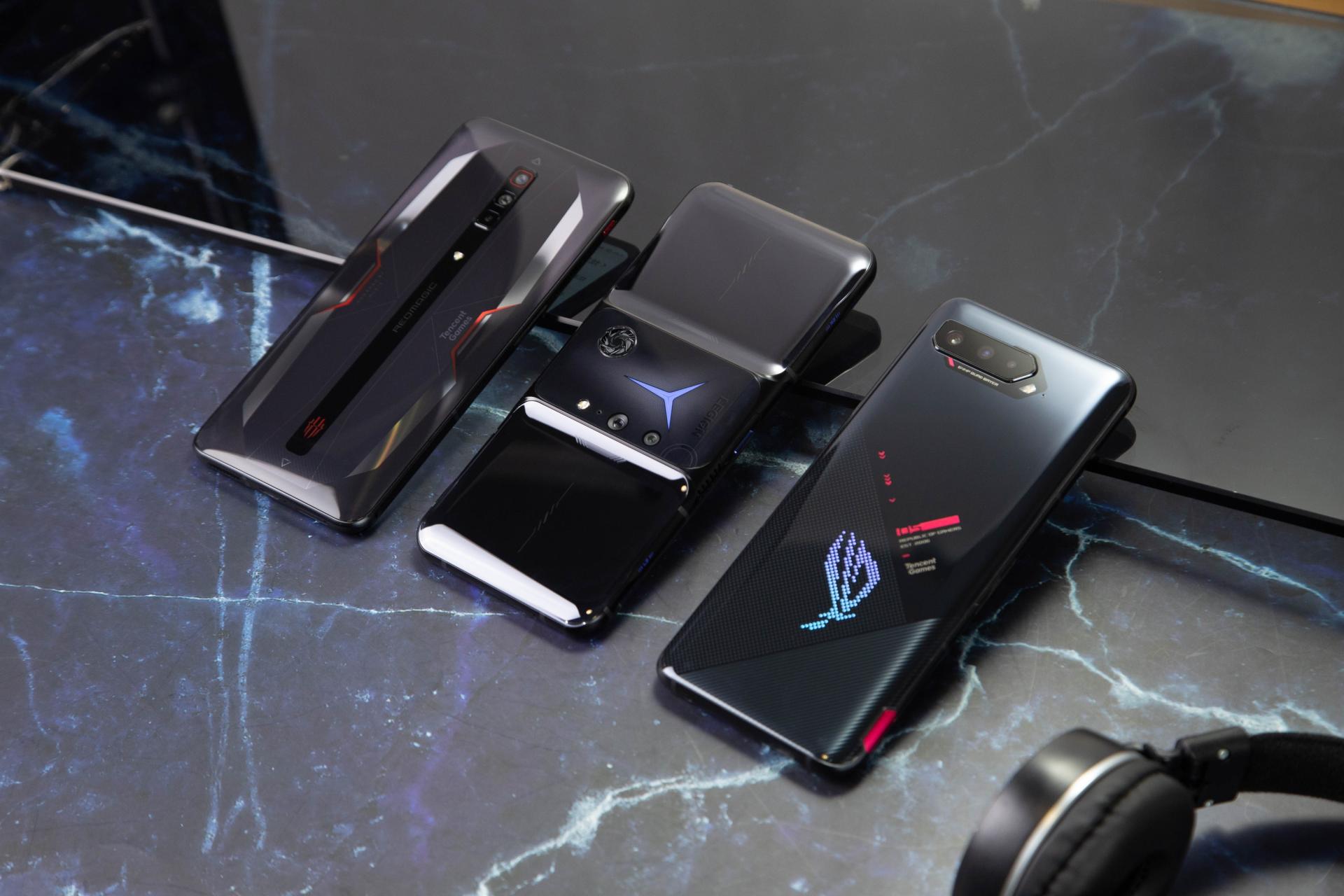 游戏手机特征-游戏手机评测:屏幕大如影院,散热强手感佳,定制模式流畅丝滑(图1) 游戏手机特征_手机游戏特效最好的游戏_游戏手机特点