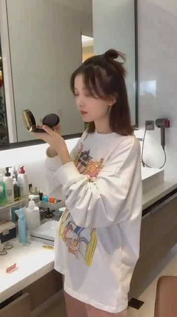 孕妇梦到女人化妆,揭秘胎梦中的神秘寓意(图3) 孕妇梦到女人化妆,揭秘胎梦中的神秘寓意(图3)