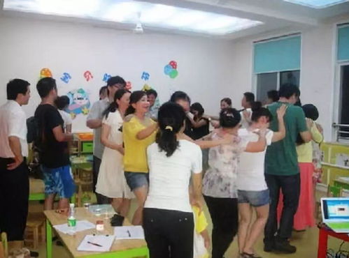 家长互动游戏有哪些,增进亲子关系,共享欢乐时光(图2) 家长互动游戏有哪些,增进亲子关系,共享欢乐时光(图2)
