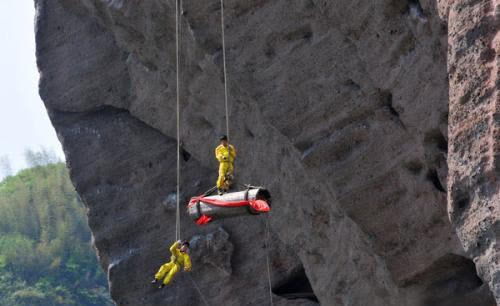 悬索游戏,挑战极限的虚拟冒险(图3) 悬索游戏,挑战极限的虚拟冒险(图3)