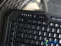 蓝色游戏键盘,操控自如(图3)