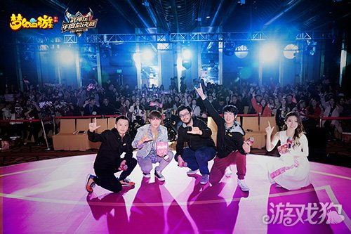 百人互动游戏,共享欢乐时光(图1) 百人互动游戏,共享欢乐时光(图1)