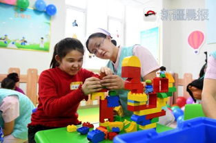 幼儿搭积木游戏,构建想象与成长的奇妙之旅(图2) 幼儿搭积木游戏,构建想象与成长的奇妙之旅(图2)
