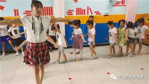 排队小班游戏,培养幼儿秩序感与团队协作能力(图3)