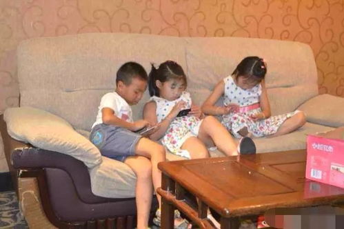 小孩游戏太深,揭秘现代儿童娱乐世界的挑战(图3)