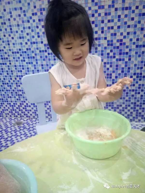 孩子面粉游戏,孩子的创意厨房冒险之旅”(图3)