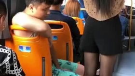 美女臭屁游戏,释放欢乐瞬间(图1)