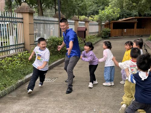 爸爸课堂游戏,亲子互动游戏乐翻天(图3) 爸爸课堂游戏,亲子互动游戏乐翻天(图3)