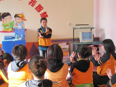 小班集团游戏,共筑童年乐园(图3) 小班集团游戏,共筑童年乐园(图3)
