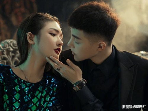 高迪玩的游戏叫什么名,揭秘他钟爱的游戏世界(图2) 高迪玩的游戏叫什么名,揭秘他钟爱的游戏世界(图2)