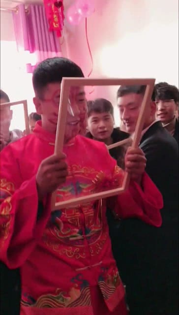 新郎考验游戏,见证爱情真谛(图1) 新郎考验游戏,见证爱情真谛(图1)