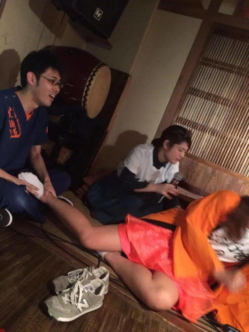 剪脚底游戏,增进友谊的全民游戏(图1) 剪脚底游戏,增进友谊的全民游戏(图1)