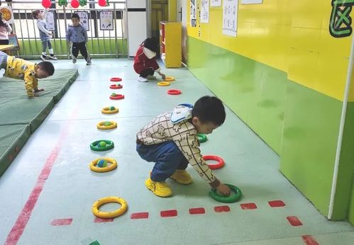 大班游戏运动,培养幼儿全面发展新篇章(图1) 大班游戏运动,培养幼儿全面发展新篇章(图1)