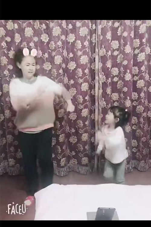 抛纱巾游戏,一场别开生面的互动盛宴(图1) 抛纱巾游戏,一场别开生面的互动盛宴(图1)