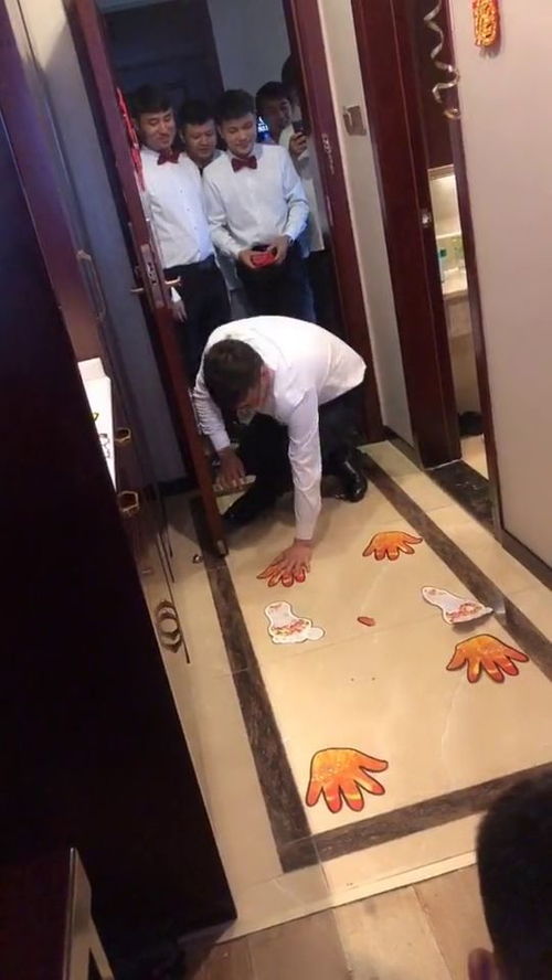 接亲游戏薄膜,见证爱情甜蜜瞬间(图1) 接亲游戏薄膜,见证爱情甜蜜瞬间(图1)