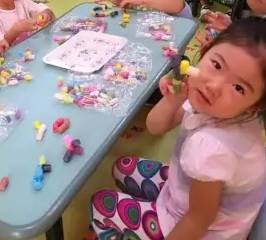 幼儿游戏粘,幼儿游戏中的创造力与学习体验(图1) 幼儿游戏粘,幼儿游戏中的创造力与学习体验(图1)