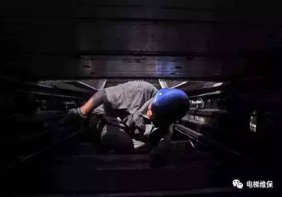 恐怖电梯游戏游戏规则,恐怖电梯逃生大挑战(图3) 恐怖电梯游戏游戏规则,恐怖电梯逃生大挑战(图3)