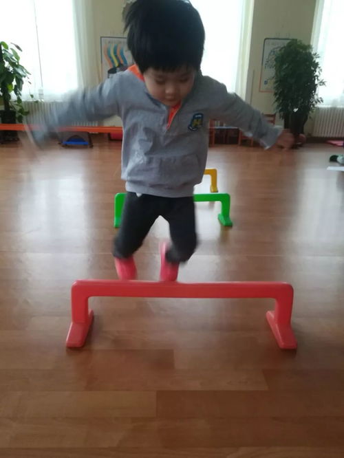 儿童下肢游戏,促进健康成长与平衡发展的快乐之旅(图1) 儿童下肢游戏,促进健康成长与平衡发展的快乐之旅(图1)
