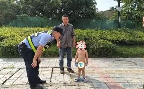 男生裸奔游戏,揭秘男生间的另类游戏世界(图2) 男生裸奔游戏,揭秘男生间的另类游戏世界(图2)