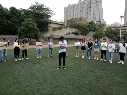 学生会早训游戏,学生会活力四射的青春风采(图1)