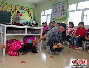 学校地震游戏,校园安全意识提升游戏体验(图2)