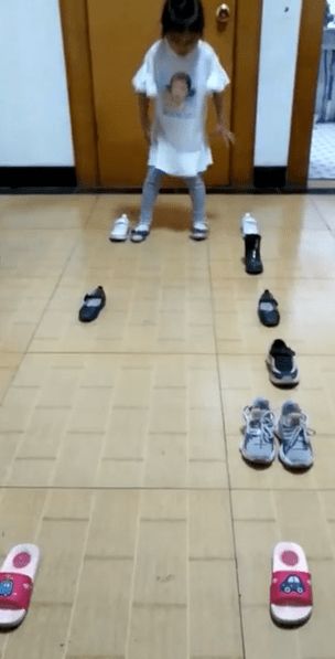 鞋子游戏大班,揭秘鞋子游戏中的时尚与竞技魅力(图1) 鞋子游戏大班,揭秘鞋子游戏中的时尚与竞技魅力(图1)