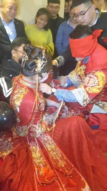 新郎新娘敬酒游戏,新郎新娘敬酒游戏欢乐多(图2) 新郎新娘敬酒游戏,新郎新娘敬酒游戏欢乐多(图2)