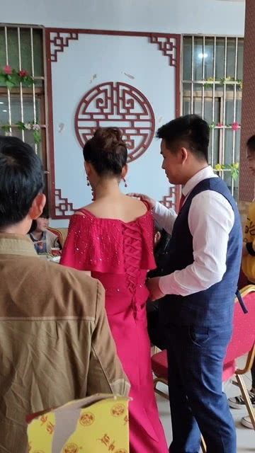 新郎新娘敬酒游戏,新郎新娘敬酒游戏欢乐多(图1) 新郎新娘敬酒游戏,新郎新娘敬酒游戏欢乐多(图1)