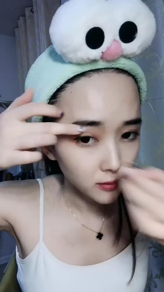 卸妆打游戏,双重享受的休闲时光(图1) 卸妆打游戏,双重享受的休闲时光(图1)