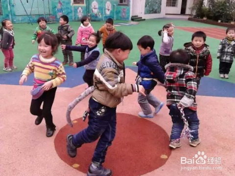 幼儿小班户外集体游戏,小班幼儿户外集体游戏欢乐时光(图3) 幼儿小班户外集体游戏,小班幼儿户外集体游戏欢乐时光(图3)