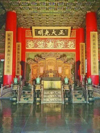 修皇宫游戏,匠心独运的复古建筑之旅(图3)