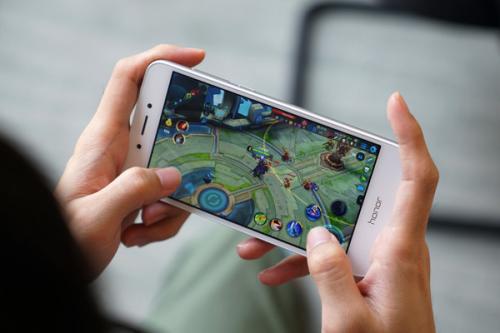 新手机玩游戏好吗(图3) 新手机玩游戏好吗(图3)