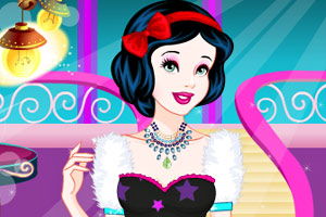 白雪公主的化妆游戏,揭秘童话中的美丽秘诀(图2)