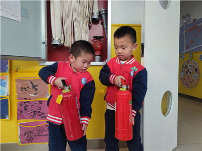 小班小朋友手指游戏,小班小朋友手指游戏集锦(图2) 小班小朋友手指游戏,小班小朋友手指游戏集锦(图2)